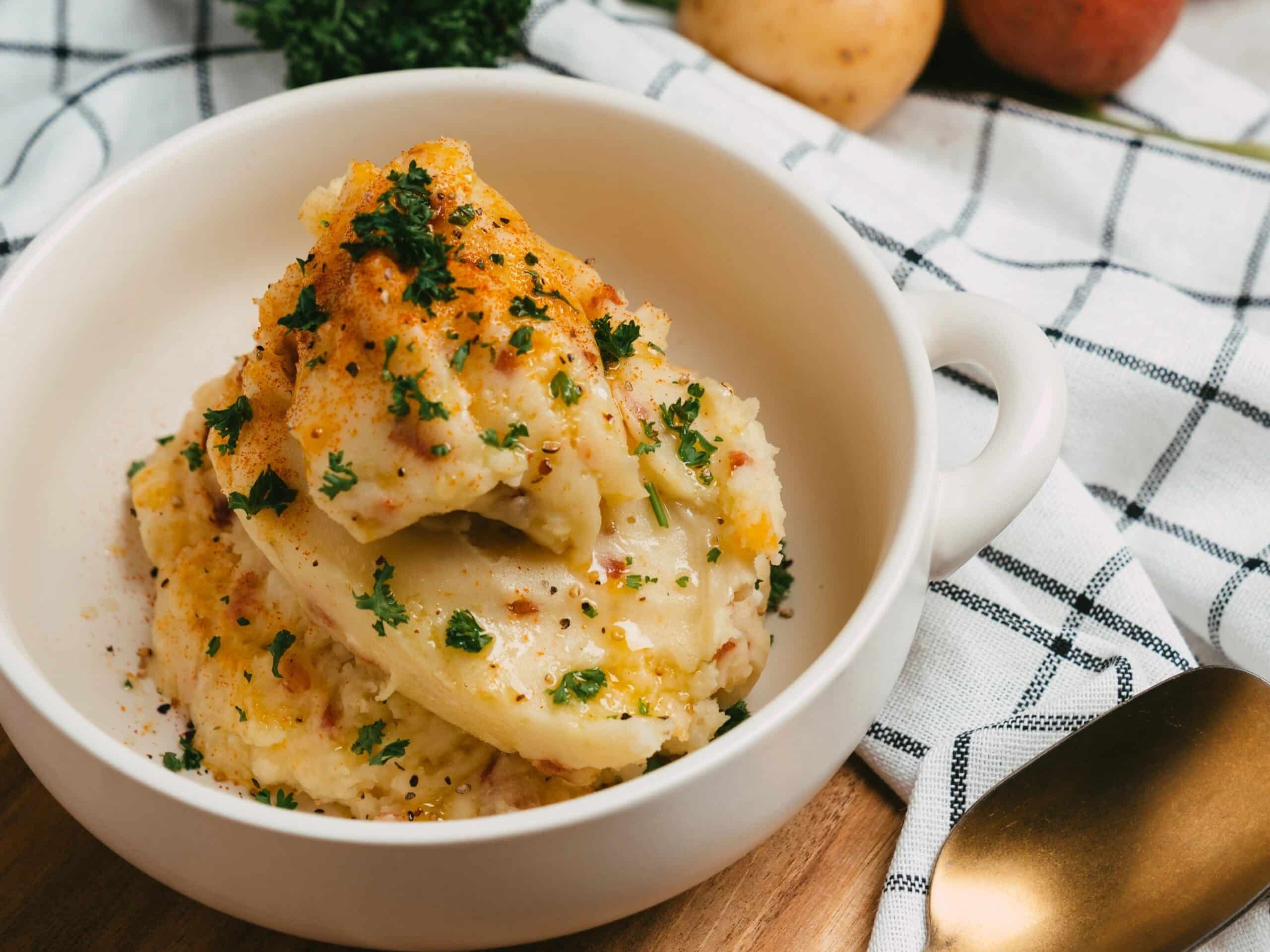Garlic Mashed Potatoes Recipe by PotatoGoodness.com